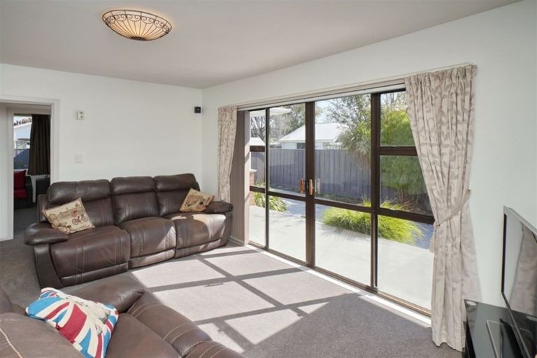 Photo of property in 52 Inwoods Road, Parklands, Christchurch, 8083