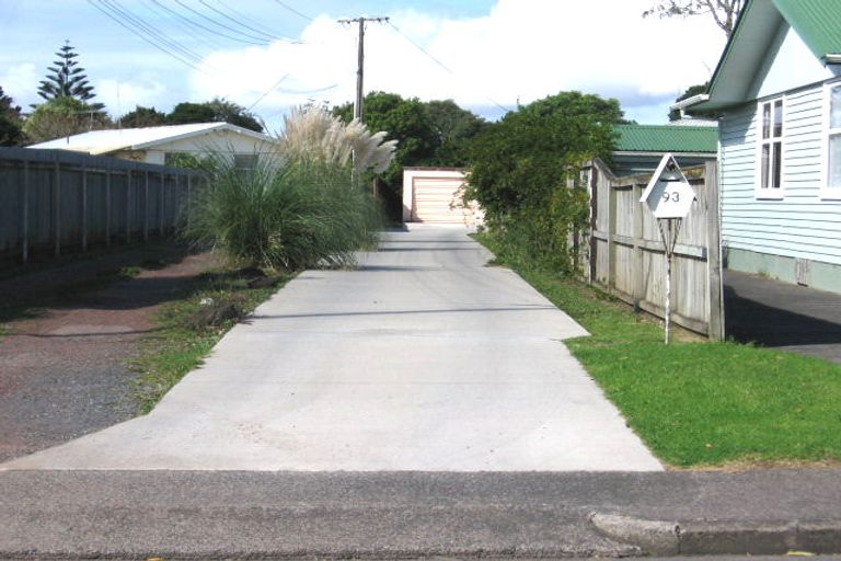 Photo of property in 93 Gloria Avenue, Te Atatu Peninsula, Auckland, 0610