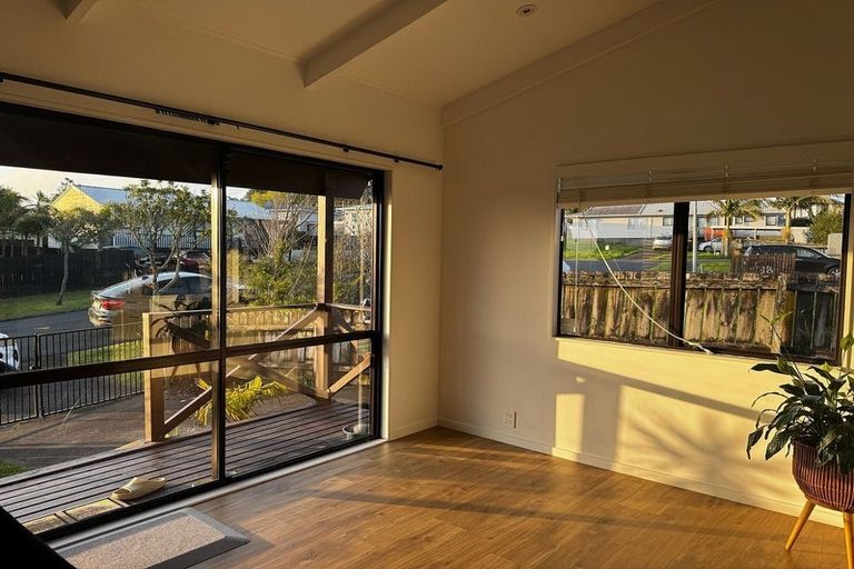 Photo of property in 17 Mona Vale, West Harbour, Auckland, 0618