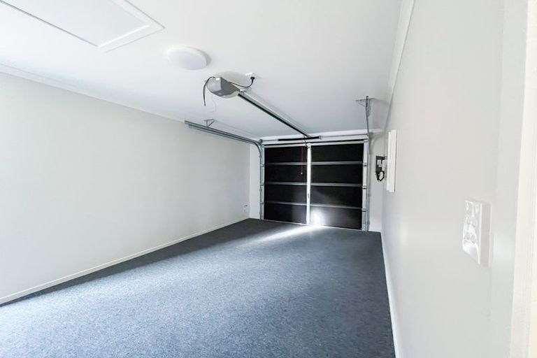 Photo of property in 15 Waruhia Crescent, Rototuna North, 3281