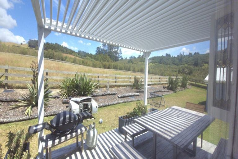 Photo of property in 576 Millbrook Road, Waipu, 0582