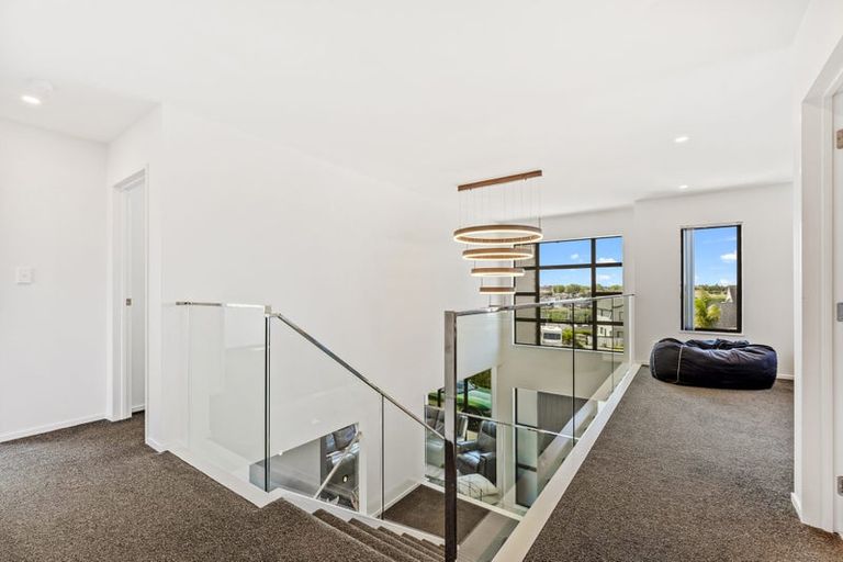 Photo of property in 36 Resolution Drive, Gulf Harbour, Whangaparaoa, 0930