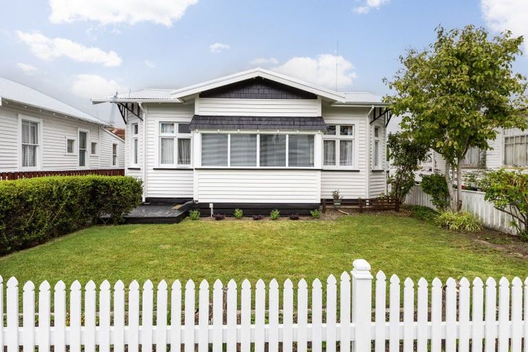 Photo of property in 34 Vigor Brown Street, Napier South, Napier, 4110