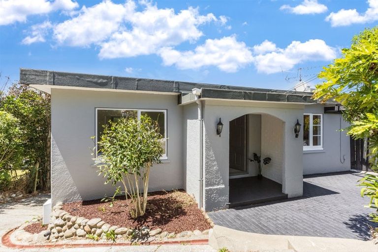 Photo of property in 9 Tainui Terrace, Tawa, Wellington, 5028