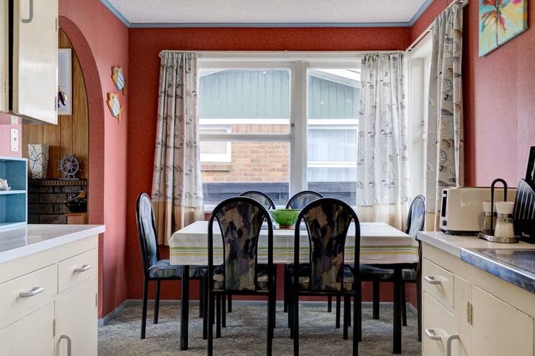 Photo of property in 37 Yvonne Street, Melville, Hamilton, 3206