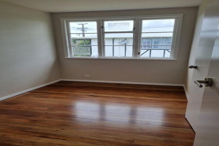 Photo of property in 82 Vine Street, Mangere East, Auckland, 2024