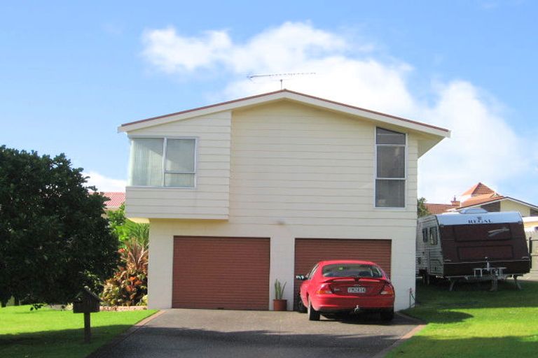 Photo of property in 11 Bay Vista Drive, Red Beach, 0932