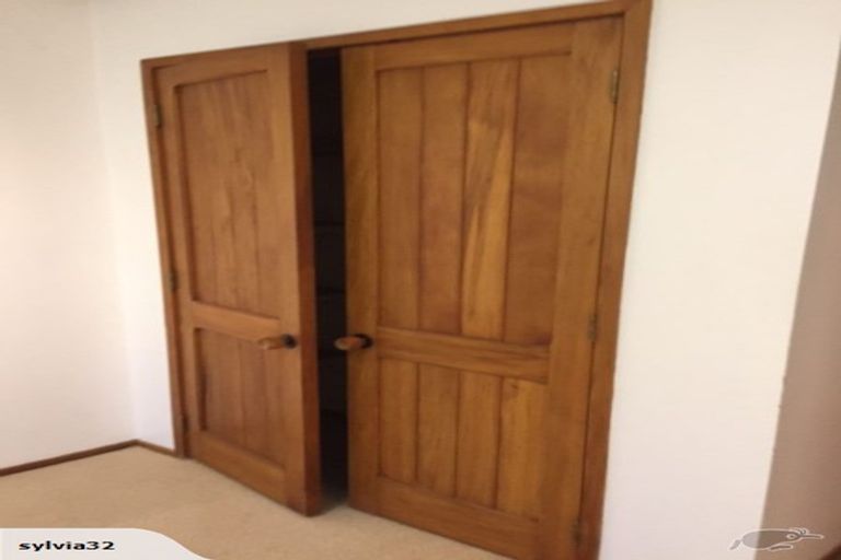 Photo of property in 13 Antilla Place, Half Moon Bay, Auckland, 2012