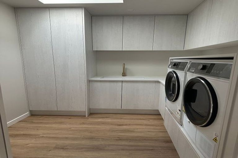 Photo of property in 21 Ruru Street, Waikanae, 5036