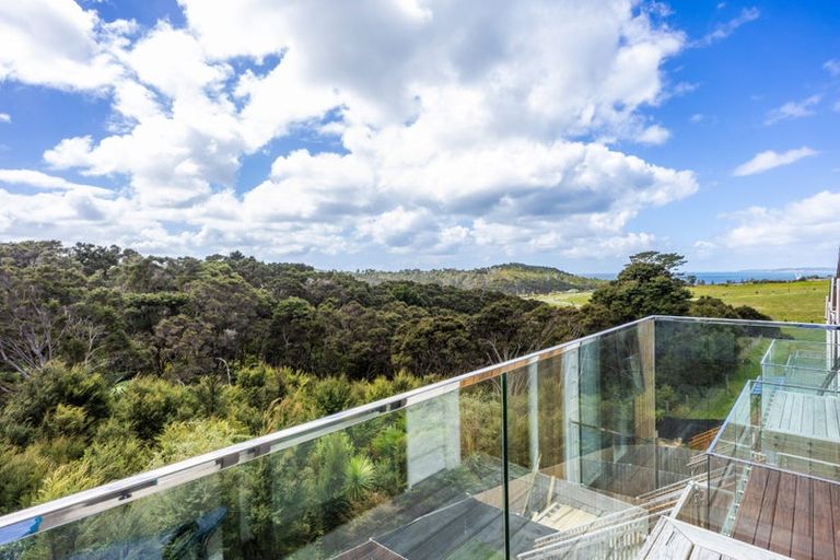 Photo of property in 11a Rockpool Road, Orewa, 0931