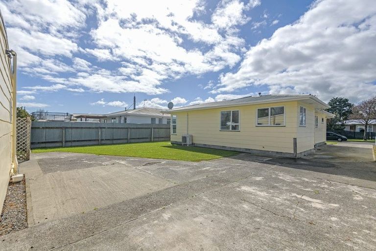 Photo of property in 18 Acacia Street, Kelvin Grove, Palmerston North, 4414