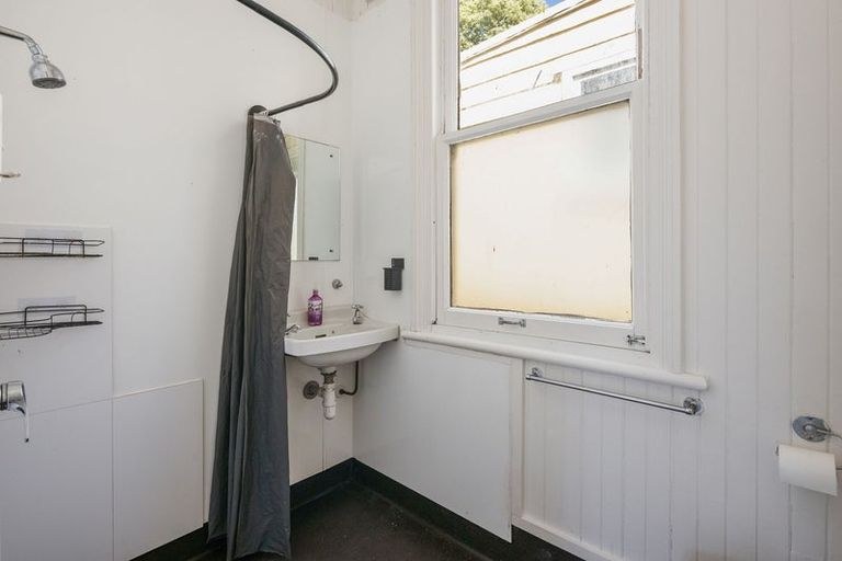 Photo of property in 145 Aro Street, Aro Valley, Wellington, 6021