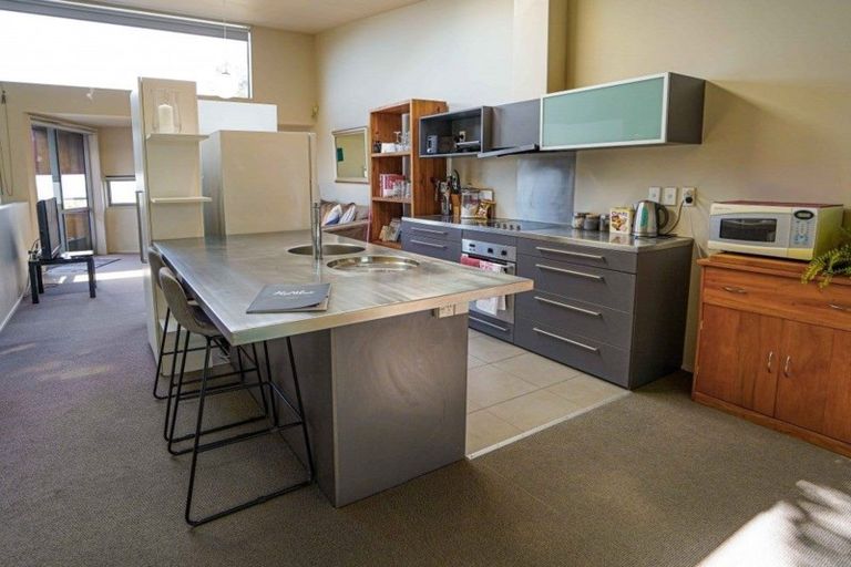 Photo of property in 9/2 Onslow Road, Khandallah, Wellington, 6035