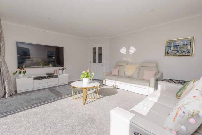 Photo of property in 150 Amesbury Drive, Churton Park, Wellington, 6037