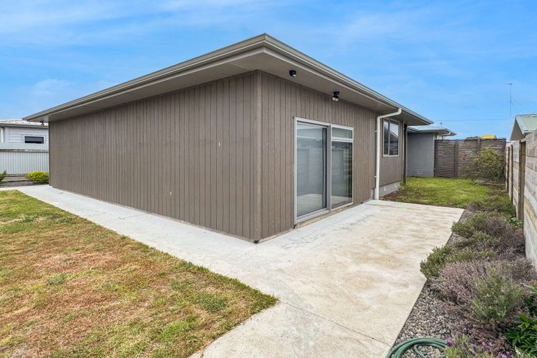 Photo of property in 12 Hart Street, Foxton Beach, Foxton, 4815