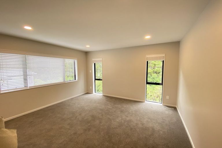 Photo of property in 8 Tagish Way, Orewa, 0931