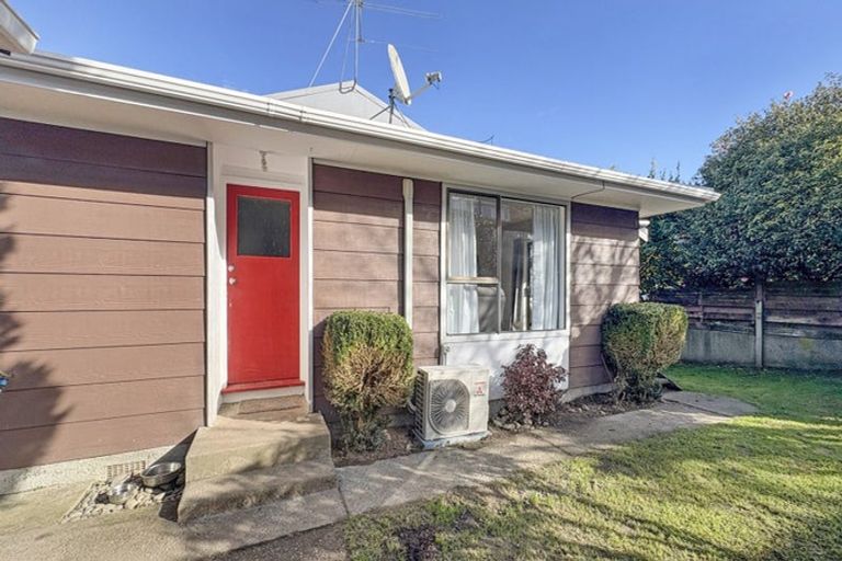 Photo of property in 69b Hartford Crescent, Totara Park, Upper Hutt, 5018