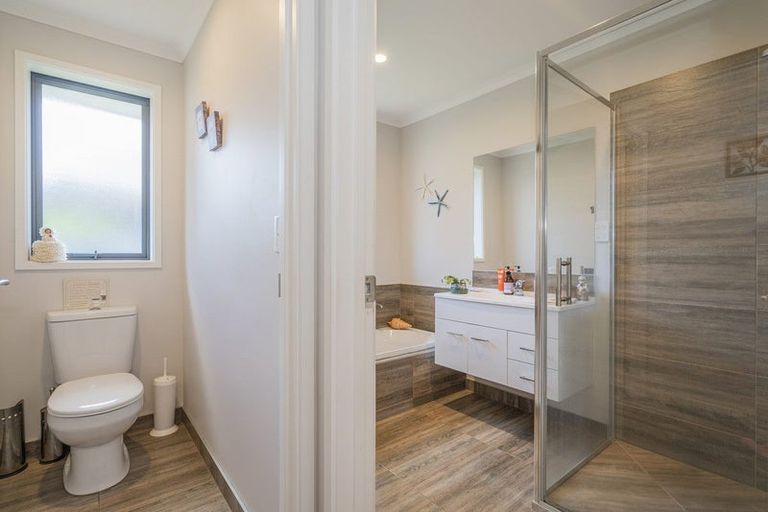 Photo of property in 20 Aquila Drive, Whitianga, 3510