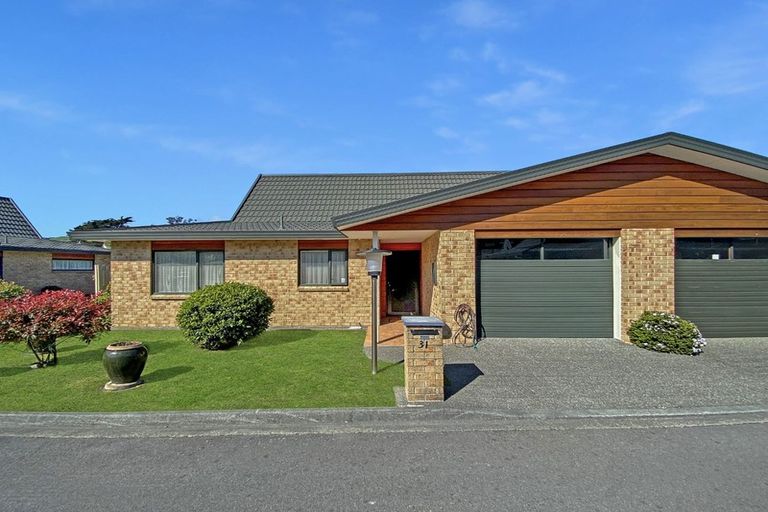 Photo of property in Redwood Village, 31/42 Main Road, Tawa, Wellington, 5028