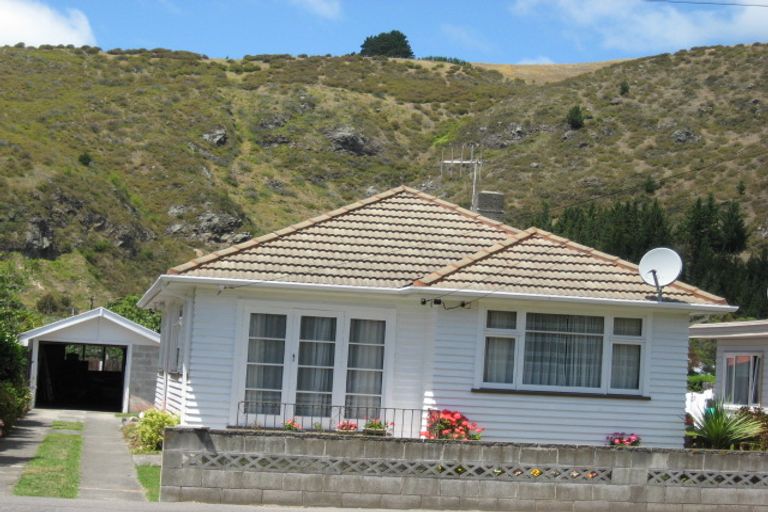 Photo of property in 19 Van Asch Street, Sumner, Christchurch, 8081