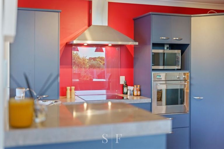 Photo of property in 155 Field Way, Waikanae Beach, Waikanae, 5036