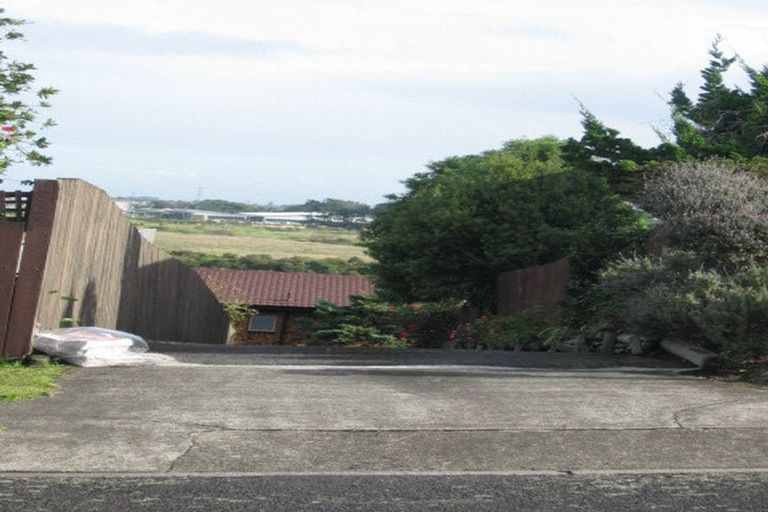 Photo of property in 26 Ellesmere Crescent, Pakuranga Heights, Auckland, 2010