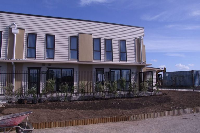 Photo of property in 2 Kerrs Road, Wiri, Auckland, 2104