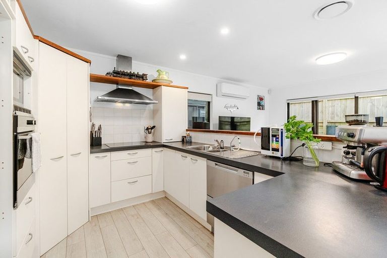 Photo of property in 3 Bluefin Way, West Harbour, Auckland, 0618