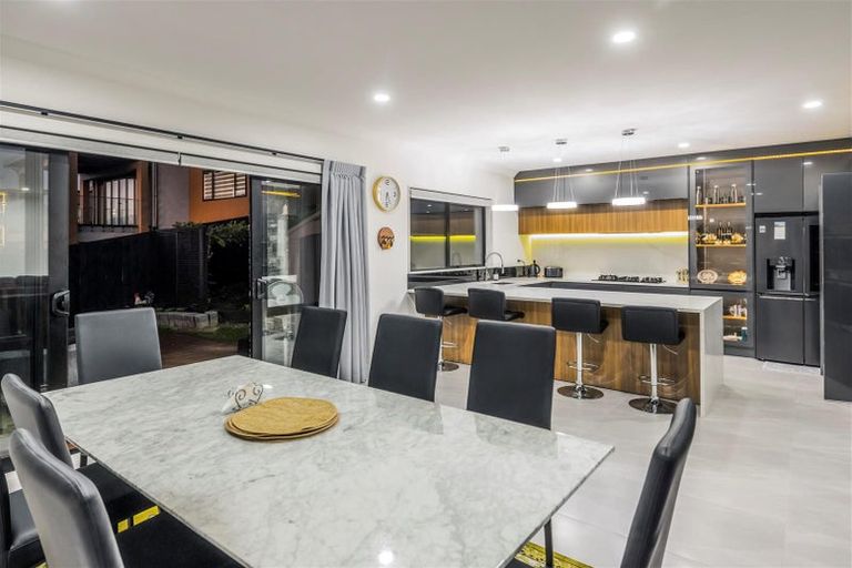 Photo of property in 54 Armstrong Farm Drive, East Tamaki Heights, Auckland, 2016