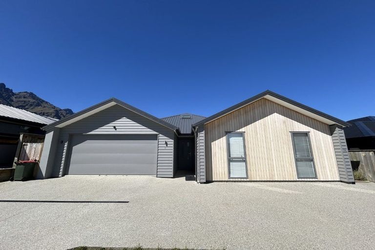 Photo of property in 15 Corriedale Road, Jacks Point, 9371