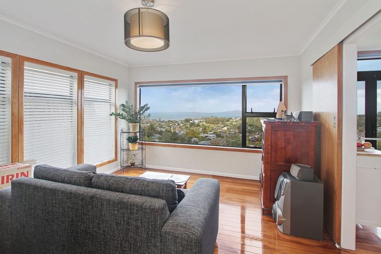 Photo of property in 164 Browns Bay Road, Murrays Bay, Auckland, 0630