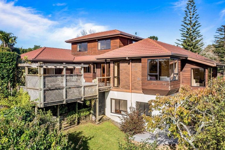 Photo of property in 24 Bert Wilson Place, Cockle Bay, Auckland, 2014