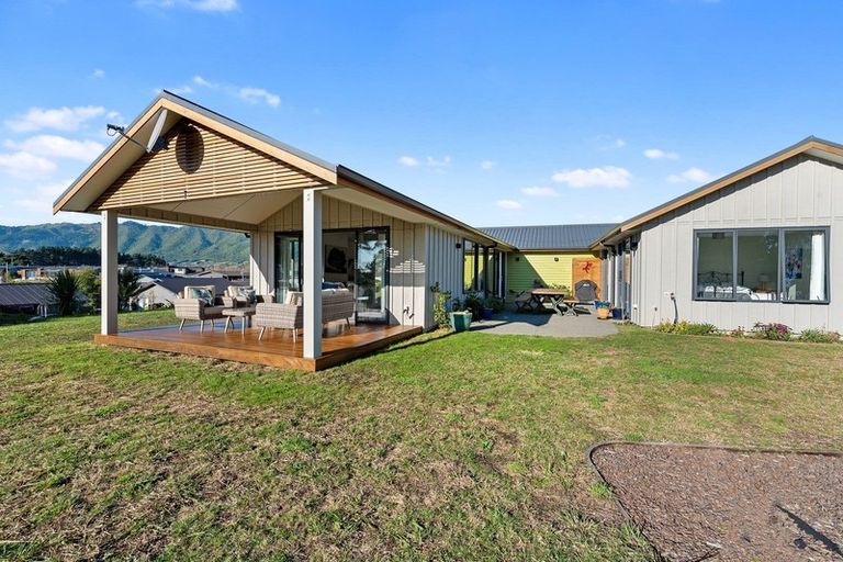 Photo of property in 48 Ferndale Drive, Waikanae, 5036