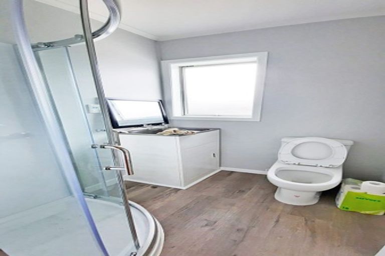 Photo of property in 15a Barbary Avenue, Kelston, Auckland, 0602