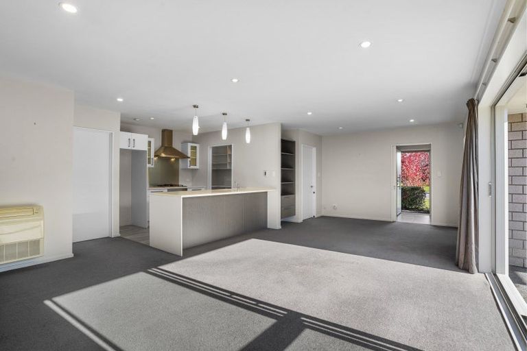 Photo of property in 12 Wattle Lane, Rangiora, 7400