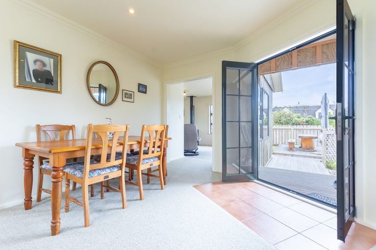 Photo of property in 24 Rodney Avenue, Te Horo Beach, Otaki, 5581