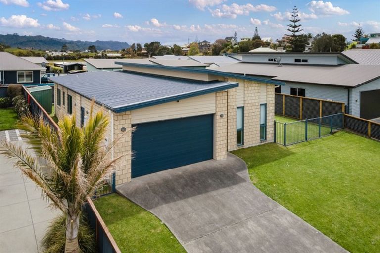 Photo of property in 16 Surfers Avenue, Waihi Beach, 3611