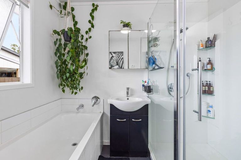 Photo of property in 29 Amorino Drive, Red Beach, 0932