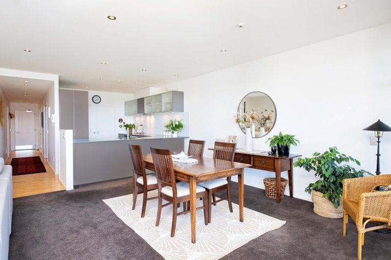 Photo of property in 305/7 Humber Street, Pandora, Napier, 4110