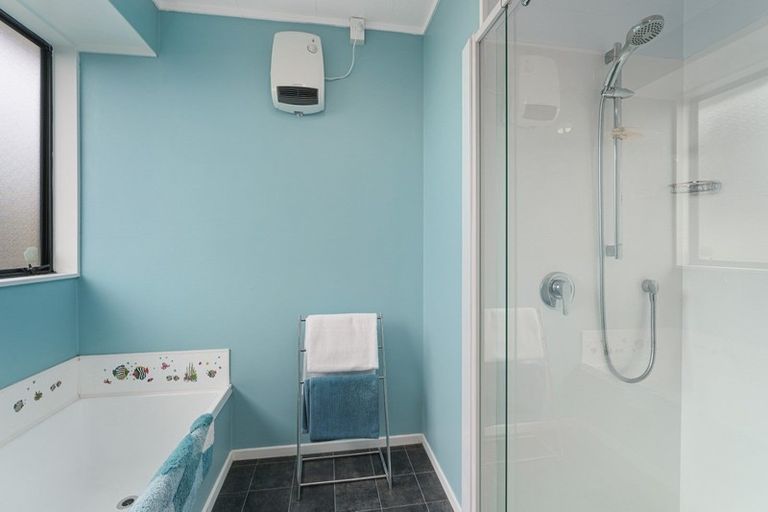 Photo of property in 62 Campbell Avenue, Paraparaumu, 5032