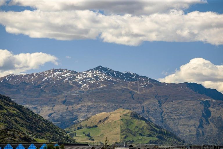 Photo of property in 17 Soudley Court, Jacks Point, Queenstown, 9371