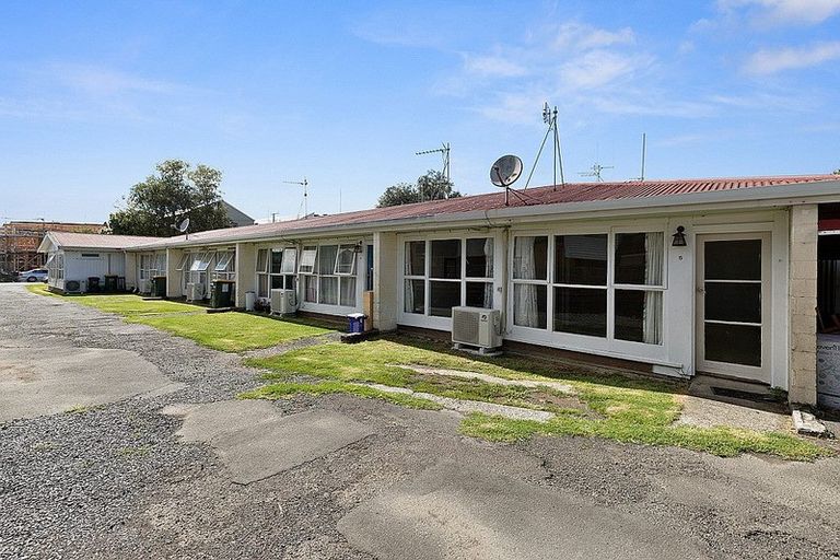 Photo of property in 43 Cameron Road, Bluff Hill, Napier, 4110
