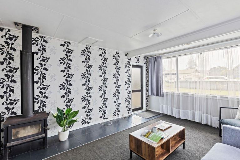 Photo of property in 69 Domett Street, Waitara, 4320