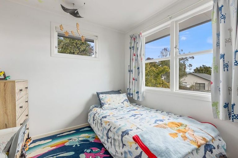 Photo of property in 58 Vodanovich Road, Te Atatu South, Auckland, 0610