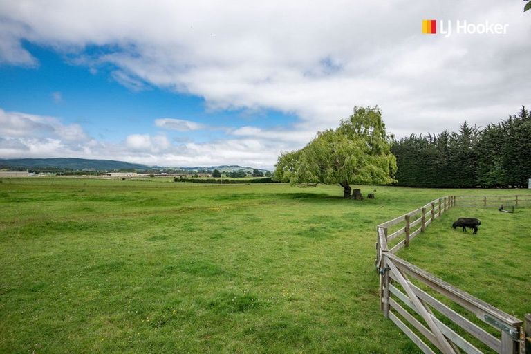 Photo of property in 108 Limeworks Road, Circle Hill, Milton, 9291