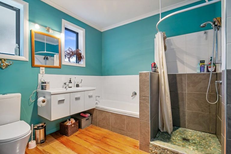 Photo of property in 99 Cashmere Avenue, Khandallah, Wellington, 6035