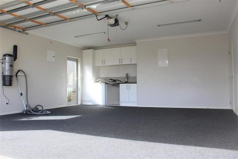 Photo of property in 831a Chapel Road, Shamrock Park, Auckland, 2016