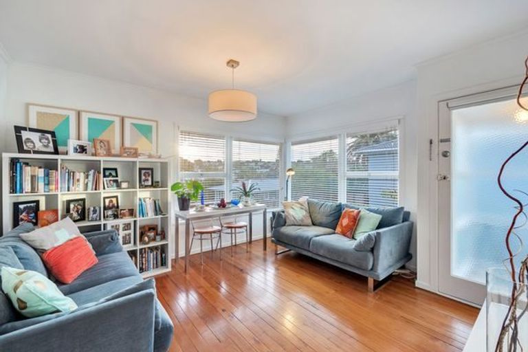 Photo of property in 3/5 Sudan Avenue, Milford, Auckland, 0620