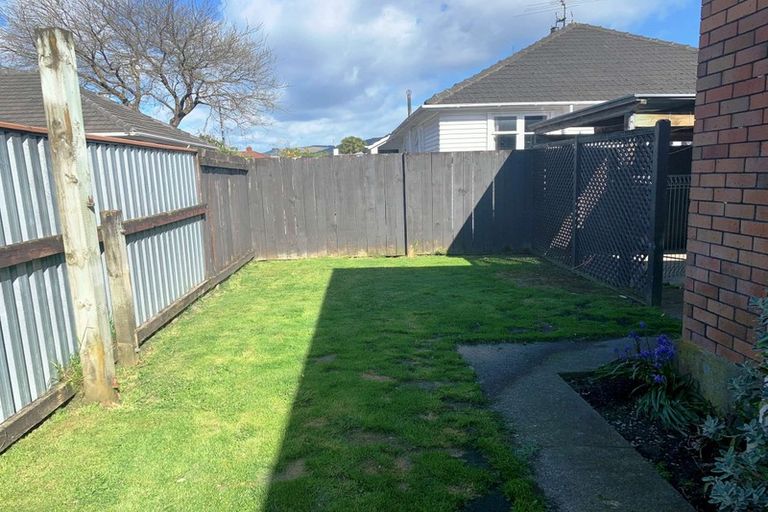 Photo of property in 2 Hazel Street, Ebdentown, Upper Hutt, 5018
