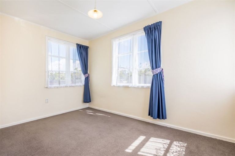 Photo of property in 361 Cambridge Terrace, Naenae, Lower Hutt, 5011